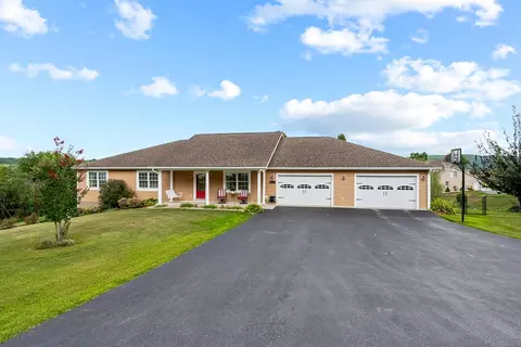 Exterior - 409 Whispering Pines Rd, Max Meadows, VA 24360 photo 3 of 25