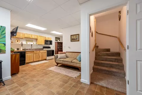 Entry Way - 409 Whispering Pines Rd, Max Meadows, VA 24360 photo 8 of 9