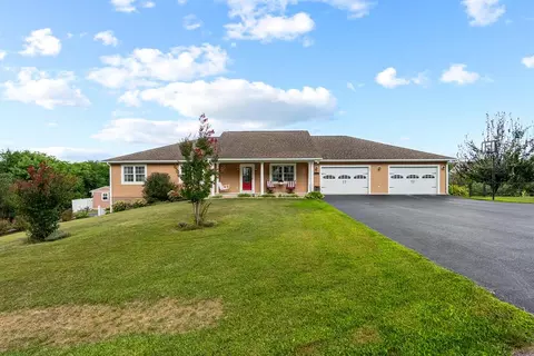 409 Whispering Pines Rd, Max Meadows, VA 24360