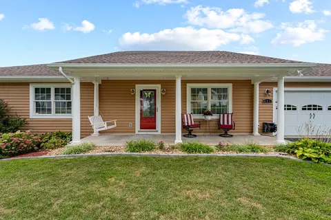 Exterior - 409 Whispering Pines Rd, Max Meadows, VA 24360 photo 4 of 25