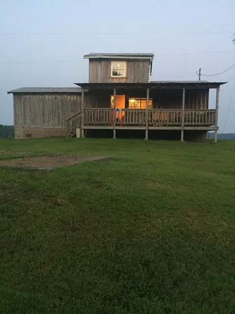 4691 White Mountain Rd, Jewell Ridge, VA 24622