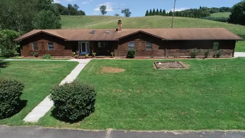 2217 Cavalier Dr, Hillsville, VA 24343