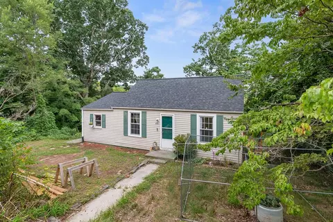 402 Pico Dr, Pulaski, VA 24301