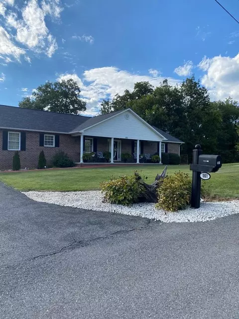 561 Hillsboro Dr, North Tazewell, VA 24630