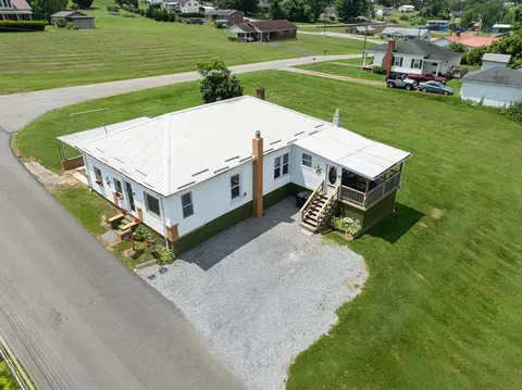 136 Highland Ave, Glade Spring, VA 24340 photo 1