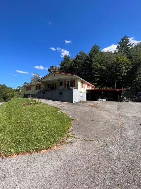 240 Birmingham Rd, Cedar Bluff, VA 24609 photo 1