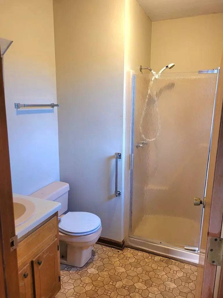 Bath - 3417 Virgil H Goode Hwy, Rocky Mount, VA 24151 photo 1 of 2