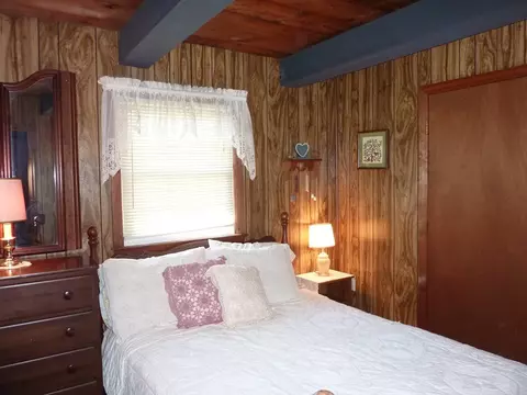 Bedroom - 233 Alpine Crst, Fancy Gap, VA 24328 photo 1 of 5