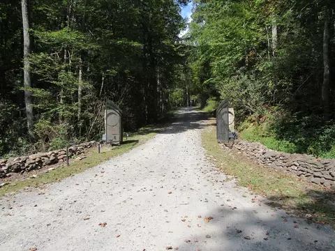 tbd Tbd Falcon Rdg, Fancy Gap, VA 24323
