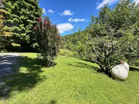 Exterior - 199 Bluejay St, Cedar Bluff, VA 24609 photo 8 of 14