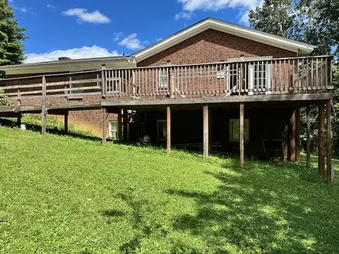 Exterior - 199 Bluejay St, Cedar Bluff, VA 24609 photo 4 of 14