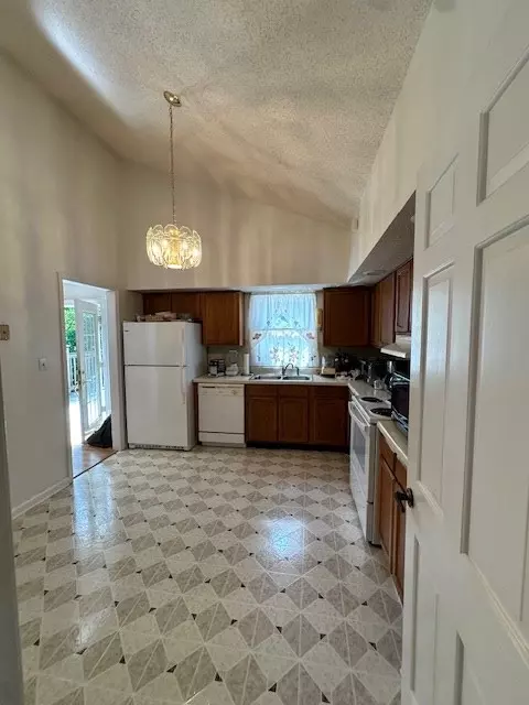 Kitchen - 199 Bluejay St, Cedar Bluff, VA 24609 photo 1 of 3