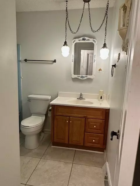 Bath - 199 Bluejay St, Cedar Bluff, VA 24609 photo 1 of 6