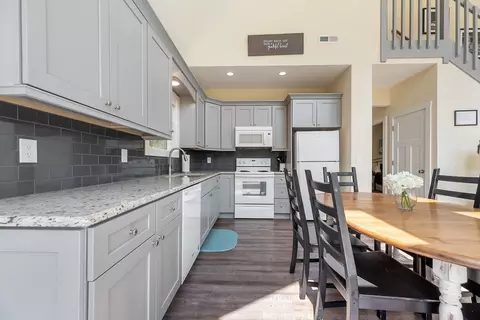 Kitchen - 4200 Clarks Ferry Rd, Draper, VA 24324 photo 3 of 6