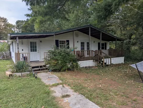2679 Mountain Rd, Cedar Bluff, VA 24609 photo 1