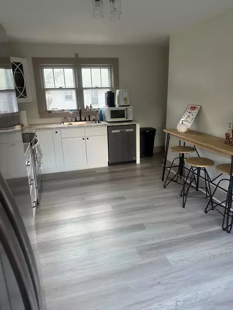 Kitchen - 155 Edgewater Dr, Cedar Bluff, VA 24609 photo 3 of 3