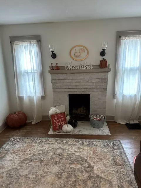 Living - 155 Edgewater Dr, Cedar Bluff, VA 24609 photo 3 of 3