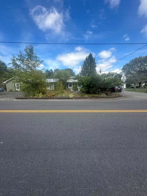 645 E Main St, Fries, VA 24330