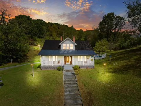 3809 Blue Grass Trl, Saltville, VA 24370