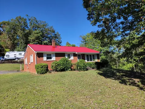 177 S Edgewood Dr, Independence, VA 24348