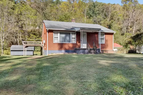 239 Currin Vly, Marion, VA 24354