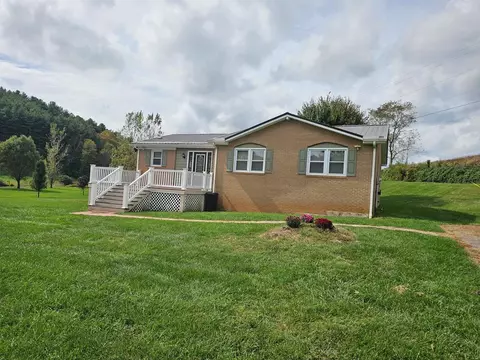965 Riverside Dr, Independence, VA 24348 photo 1