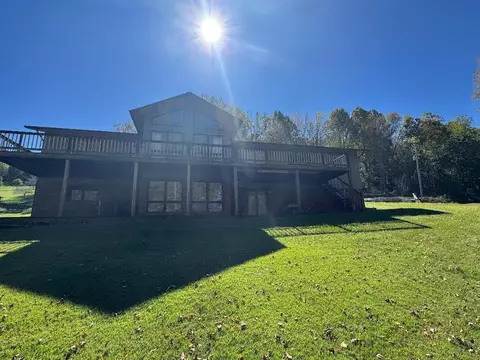 205 Spring St, Cedar Bluff, VA 24609
