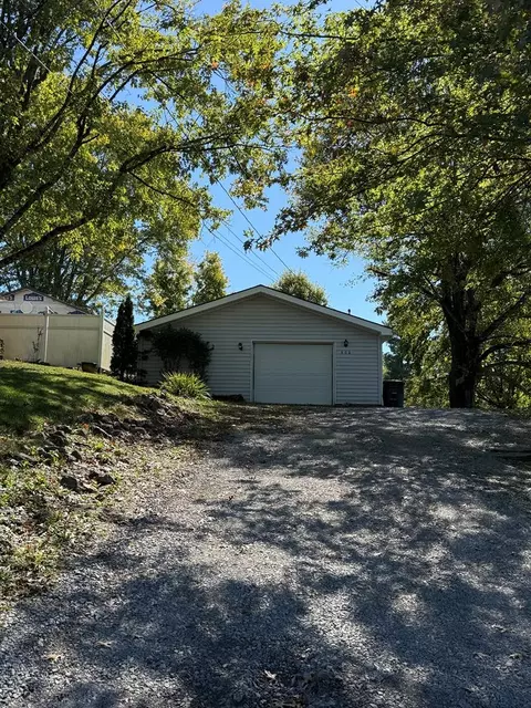 408 Jameson St SW, Abingdon, VA 24210