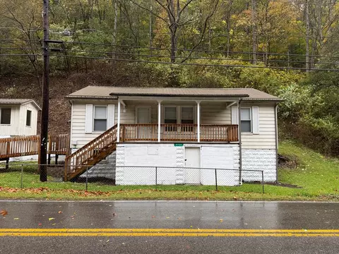 9725 Garden Creek Rd, Oakwood, VA 24631