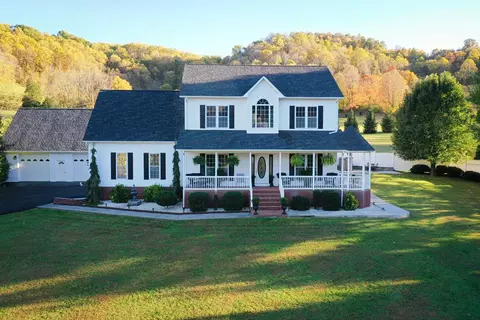 220 220 Easy St, Cedar Bluff, VA 24609
