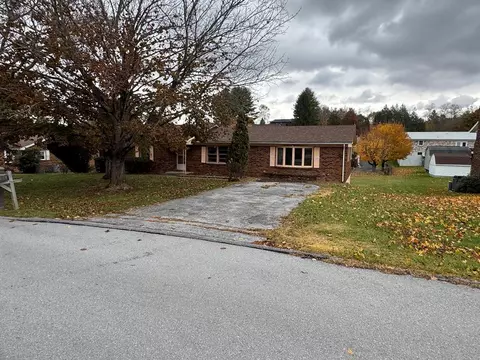 619 Robin St, Bluefield, VA 24605