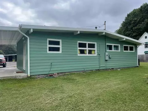 Exterior - 523 Docie St, Damascus, VA 24236 photo 6 of 15