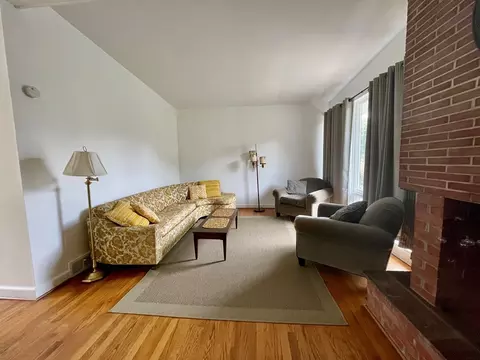 Living - 523 Docie St, Damascus, VA 24236 photo 1 of 3