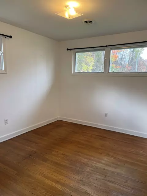 Bedroom - 523 Docie St, Damascus, VA 24236 photo 3 of 4