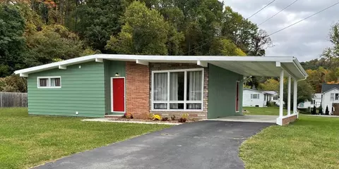 523 Docie St, Damascus, VA 24236