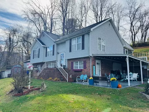 201 Enterprise St, Pounding Mill, VA 24637 photo 1