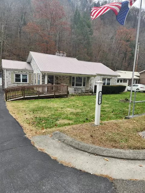 1877 Lovers Gap, Vansant, VA 24656