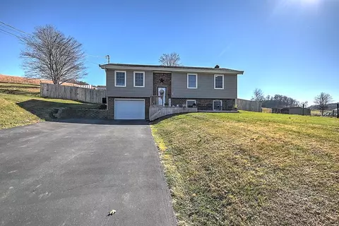 8856 Rich Valley Rd, Bristol, VA 24202