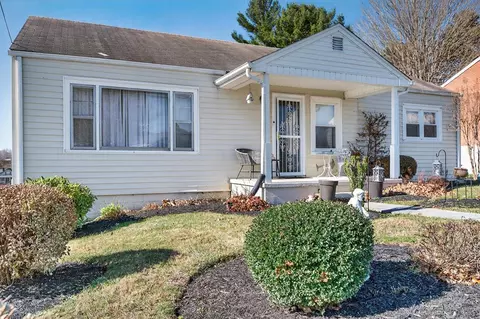 720 Scott St, Marion, VA 24354