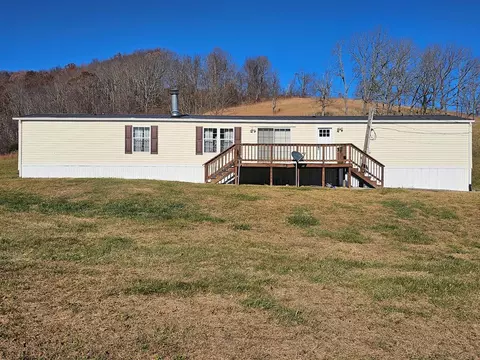 160 Riverbend Ln, Tazewell, VA 24651