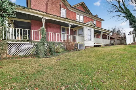 302 SW Front St, Abingdon, VA 24210 photo 4