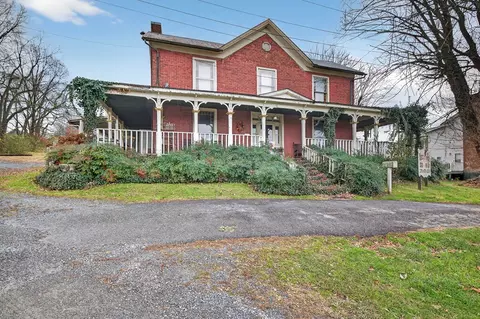 302 SW Front St, Abingdon, VA 24210 photo 3