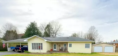 510 Lake Park Dr, Richlands, VA 24641