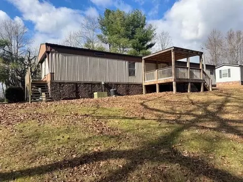 973 Apache Trl, Fancy Gap, VA 24328 photo 2