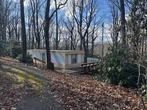 952 Apache Trl, Fancy Gap, VA 24328 photo 4