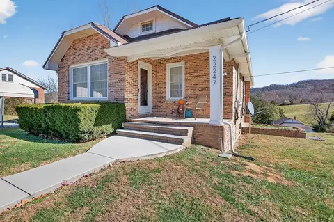 22247 Lincoln Cir, Damascus, VA 24236