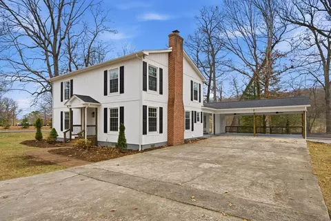 100 Sherwood E, Wytheville, VA 24382