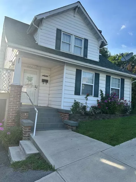 204 Grayson Ave, Richlands, VA 24641