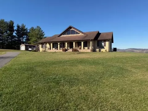 320 Chambers, Pounding Mill, VA 24637 photo 1