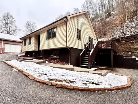 1551 Watkins St Grundy Va, Grundy, VA 24614